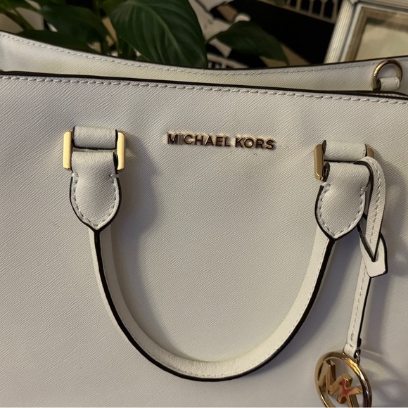 Michael Kors Savannah Saffiano Large Leather Satchel - Picture 2 of 7